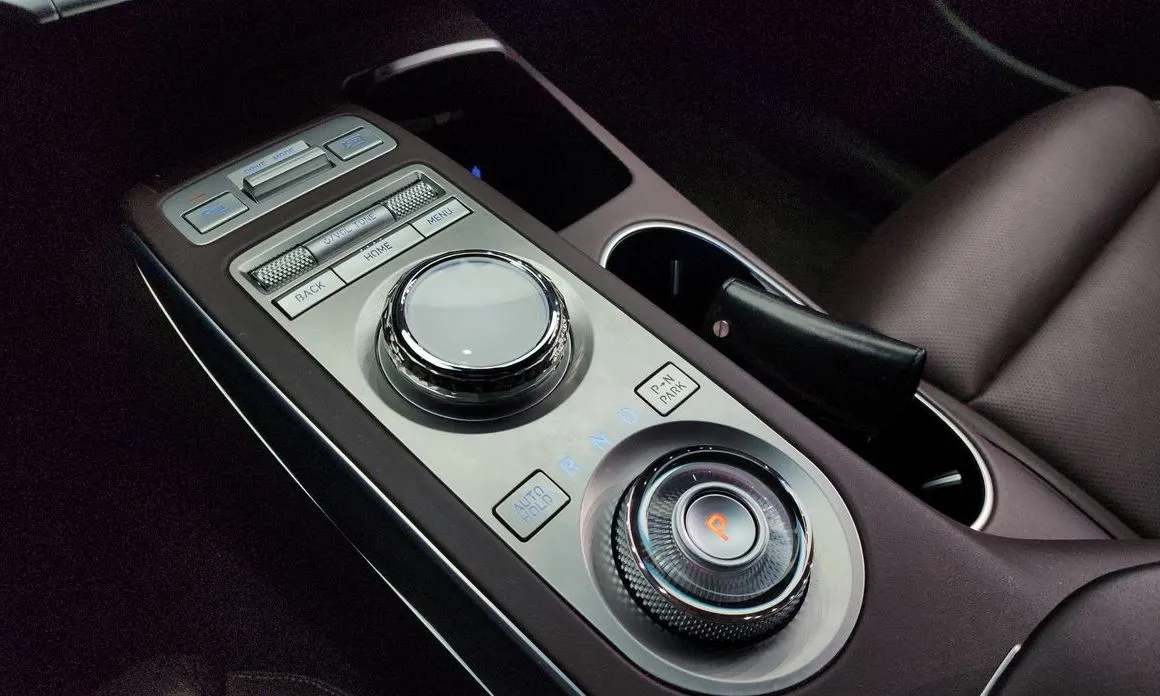 Genesis GV70 — фото 10