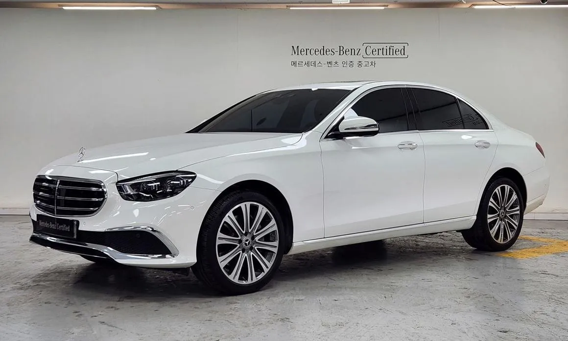 Mercedes-Benz E-Class — фото 1