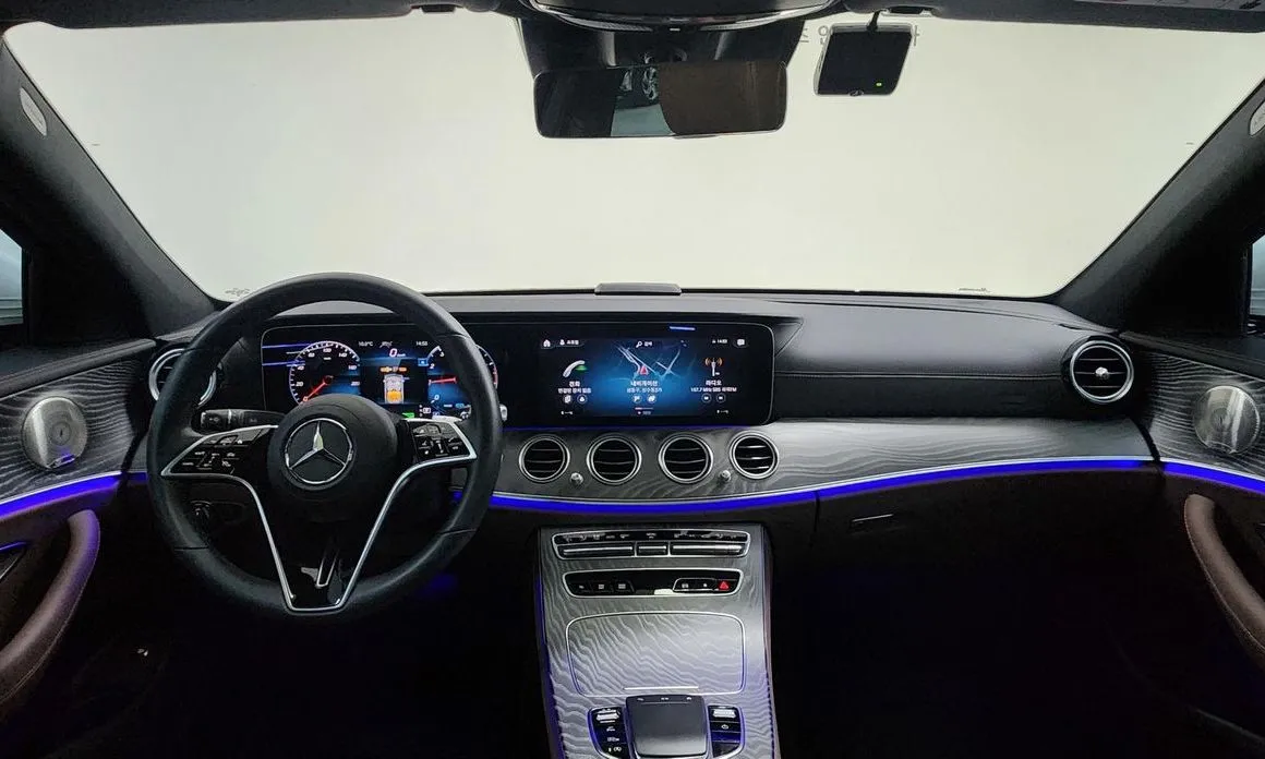 Mercedes-Benz E-Class — фото 10