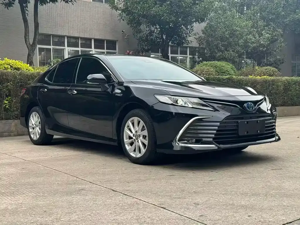 Toyota Camry — фото 7