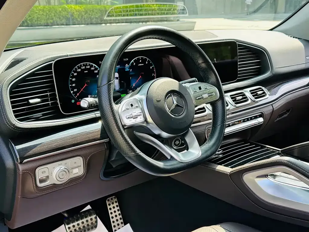 Mercedes-Benz GLS — фото 8