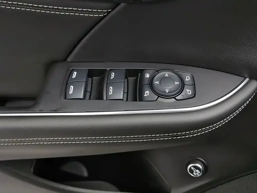 Buick Envision Plus — фото 4