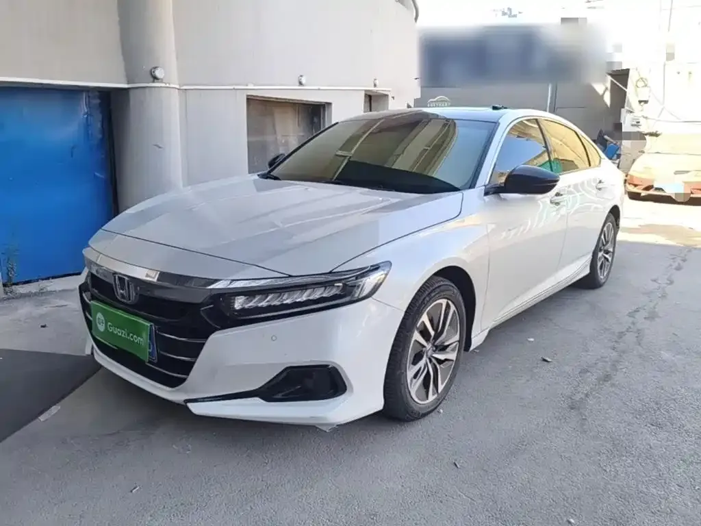 Honda Accord — фото 1