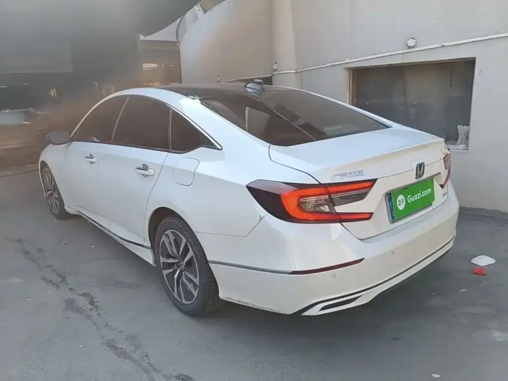 Honda Accord — фото 10