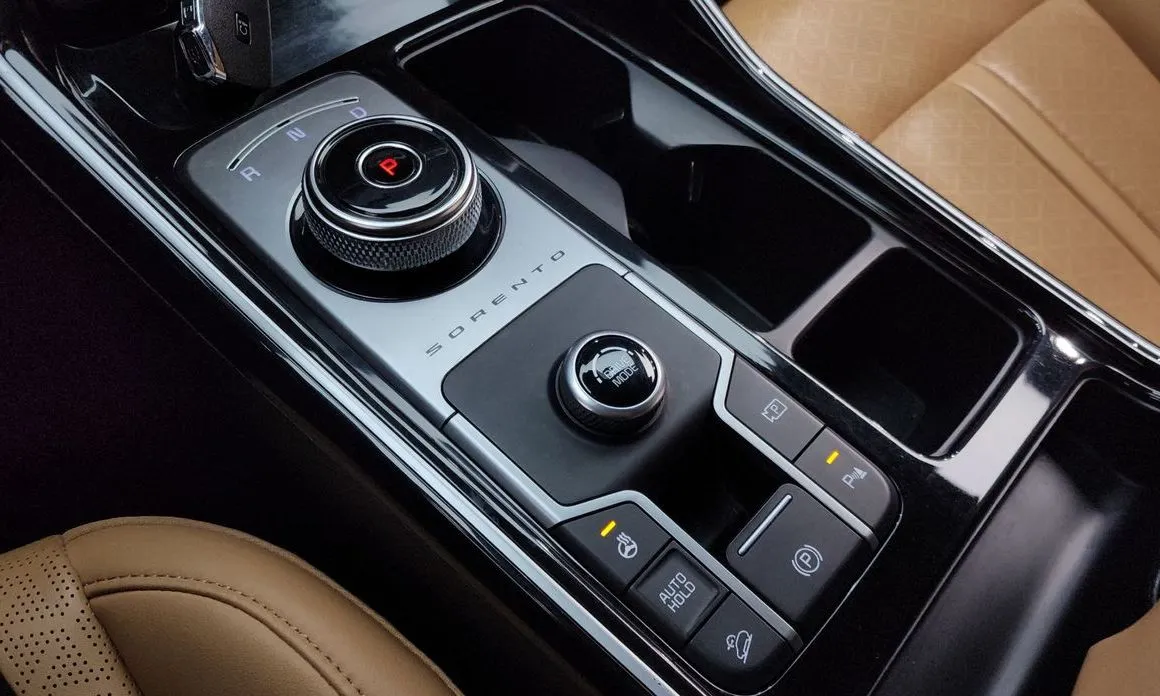 Kia Sorento — фото 10