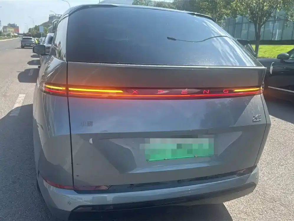 XPeng X9 — фото 9