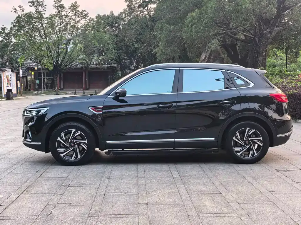 Hongqi HS5 — фото 9