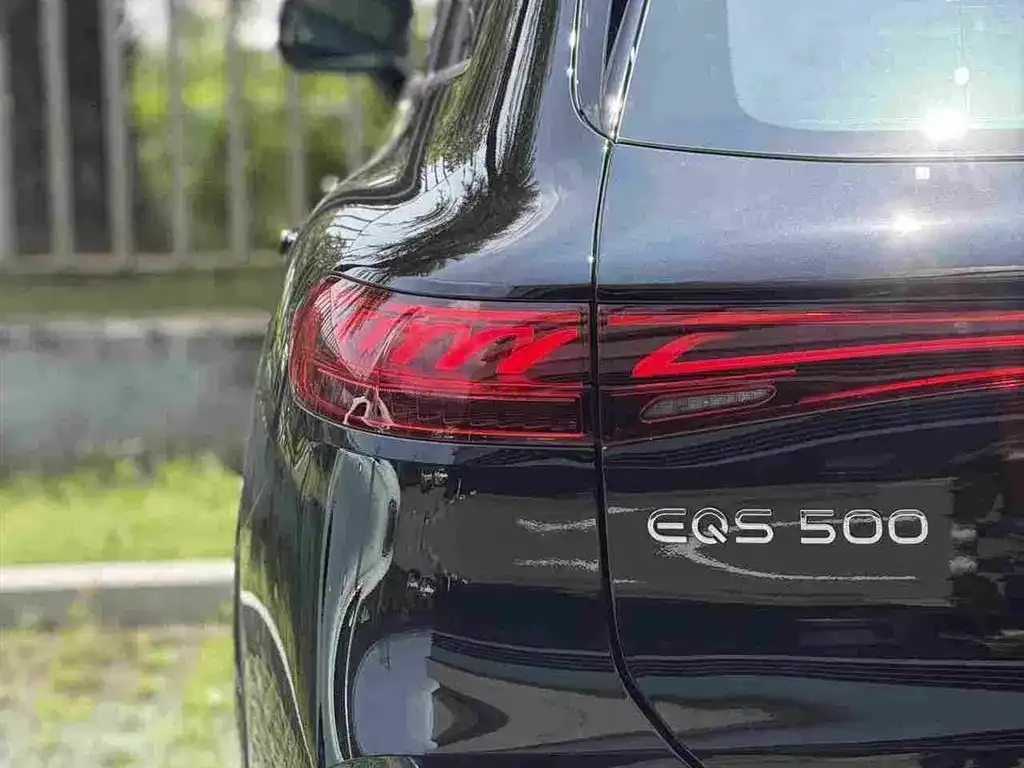 Mercedes-Benz EQS SUV — фото 3