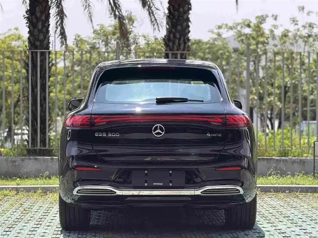 Mercedes-Benz EQS SUV — фото 6