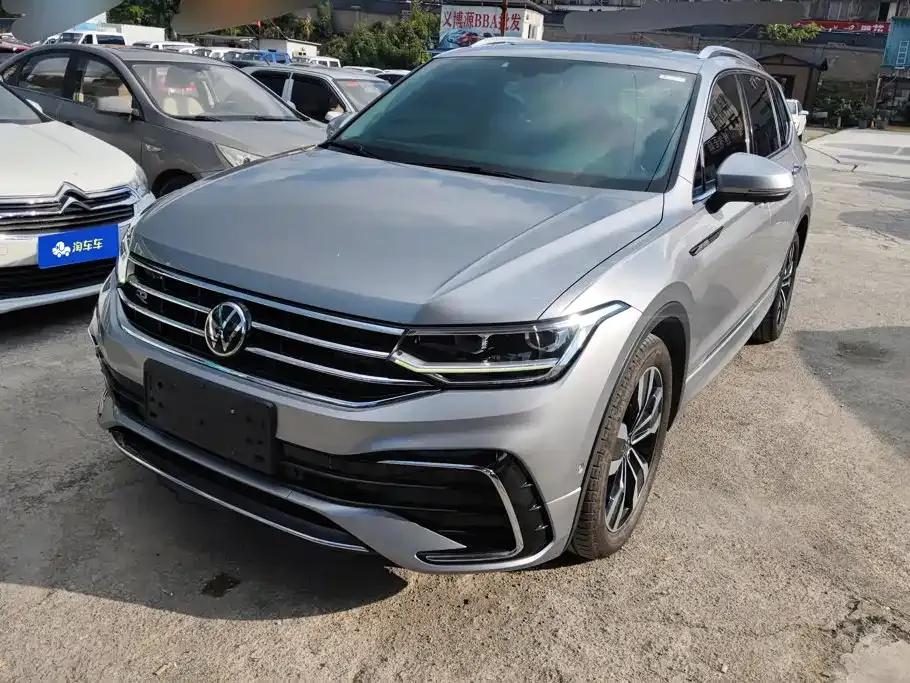 Volkswagen Tiguan L — фото 1