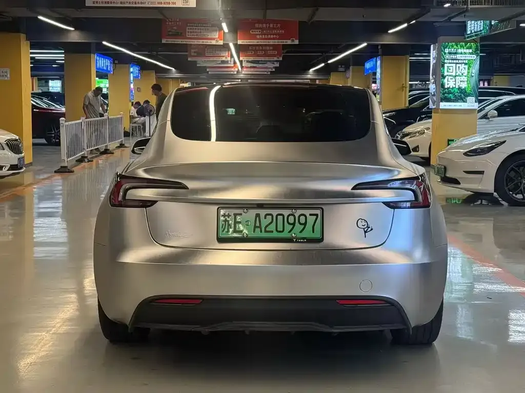 Tesla Model 3 — фото 3