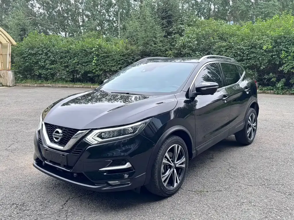 Nissan Qashqai — фото 1