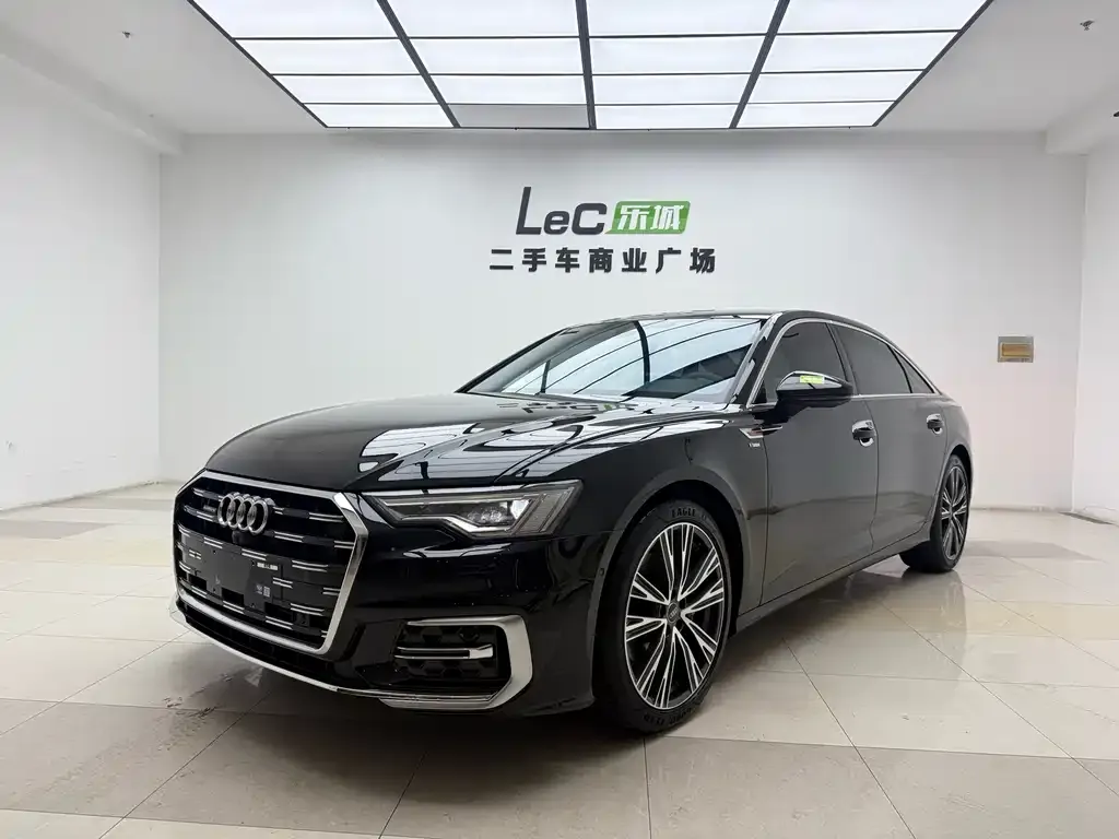 Audi A6L — фото 1