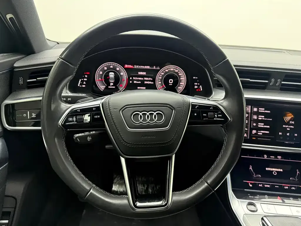 Audi A6L — фото 10