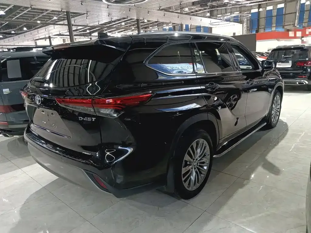 Toyota Highlander — фото 8