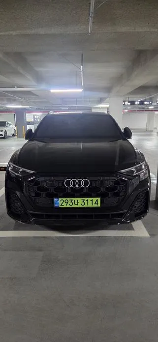 Audi Q8 — фото 1