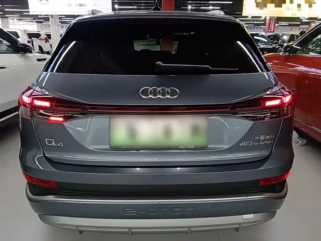 Audi Q4 e-tron — фото 10