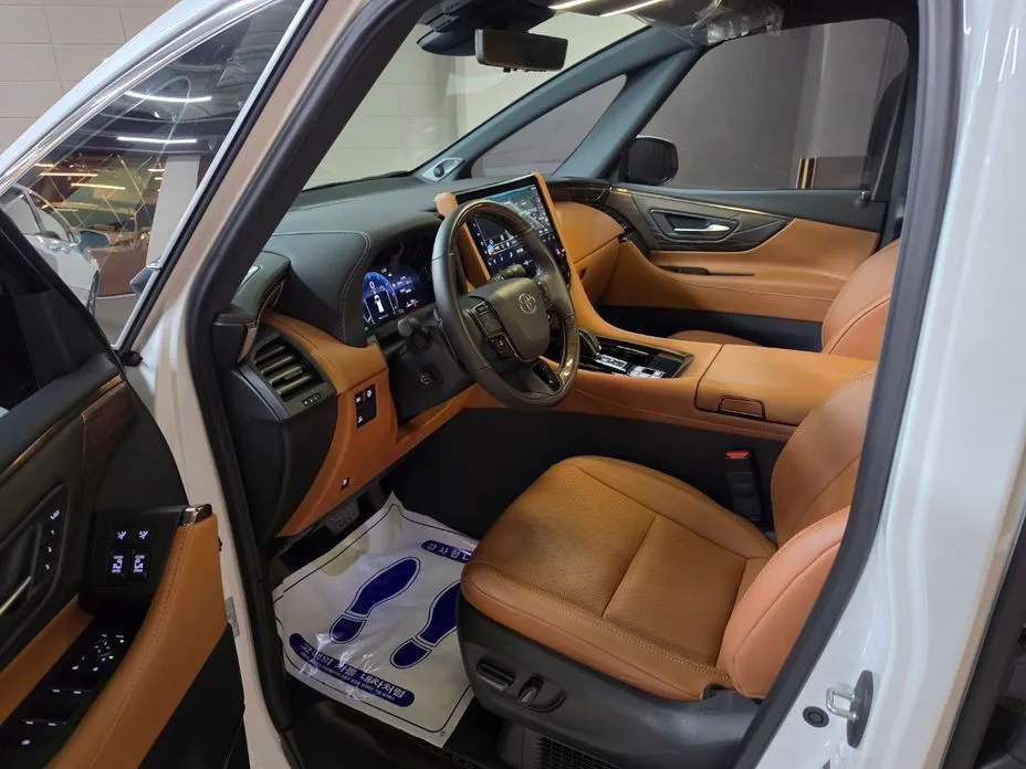 Toyota Alphard — фото 10