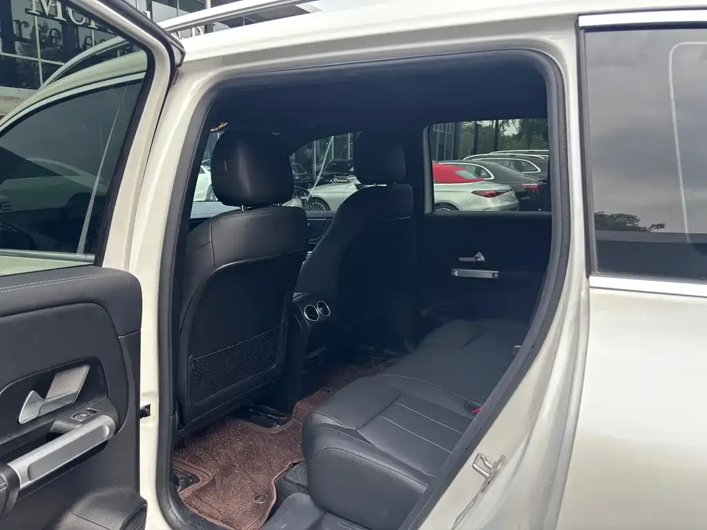 Mercedes-Benz EQB — фото 10