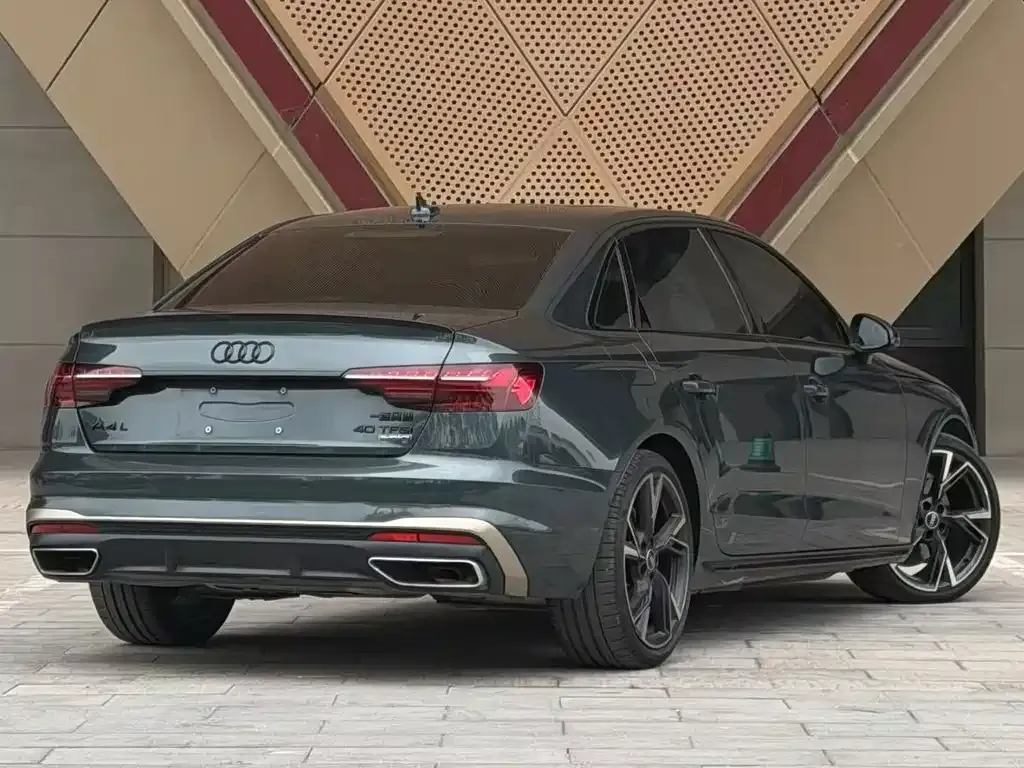 Audi A4L — фото 4
