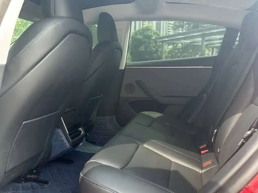 Tesla Model 3 — фото 2