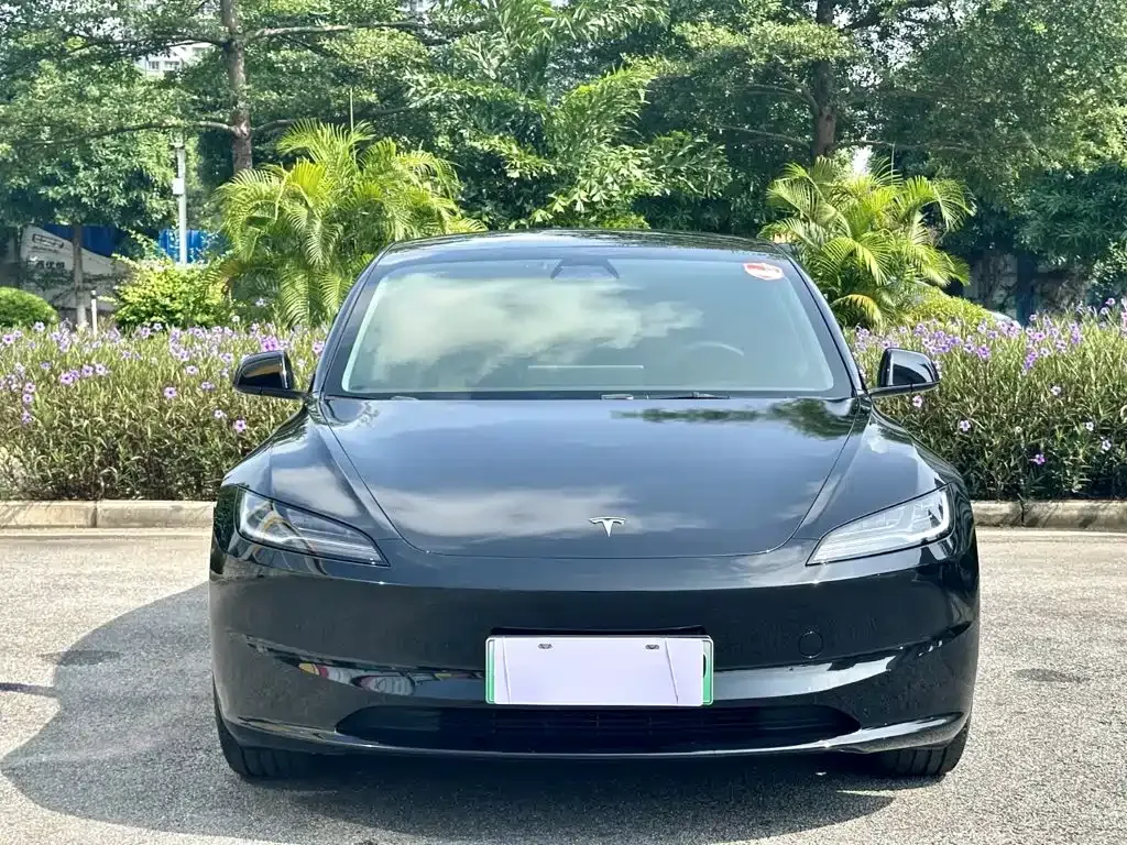 Tesla Model 3 — фото 7