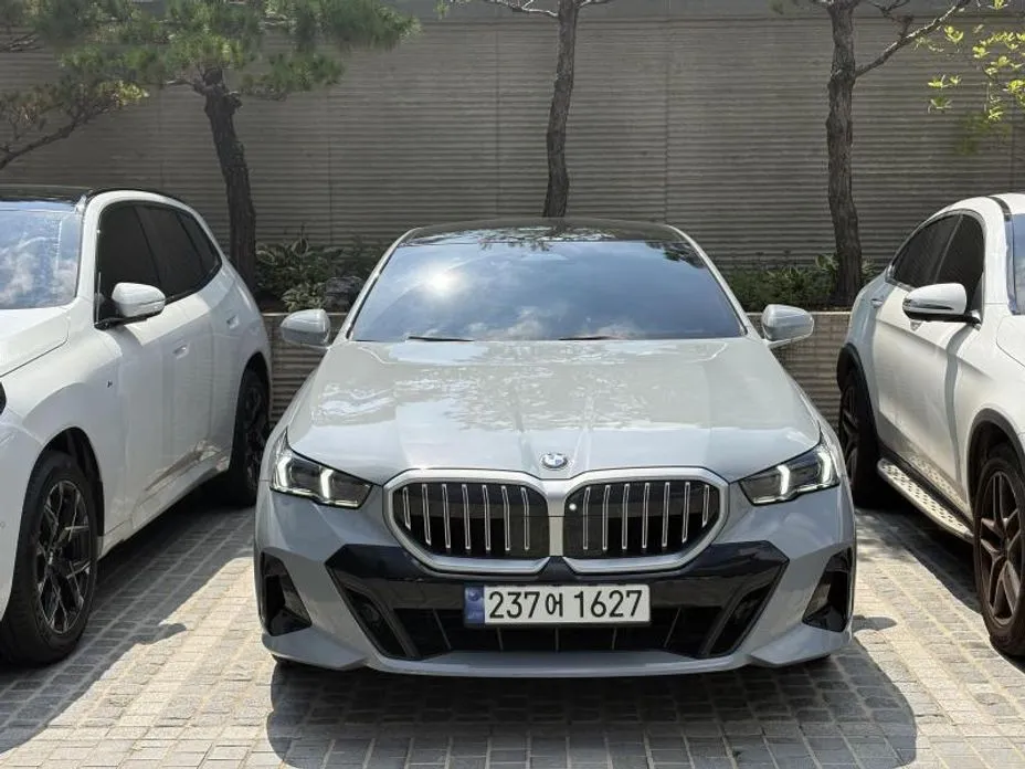 BMW 5-Series — фото 1