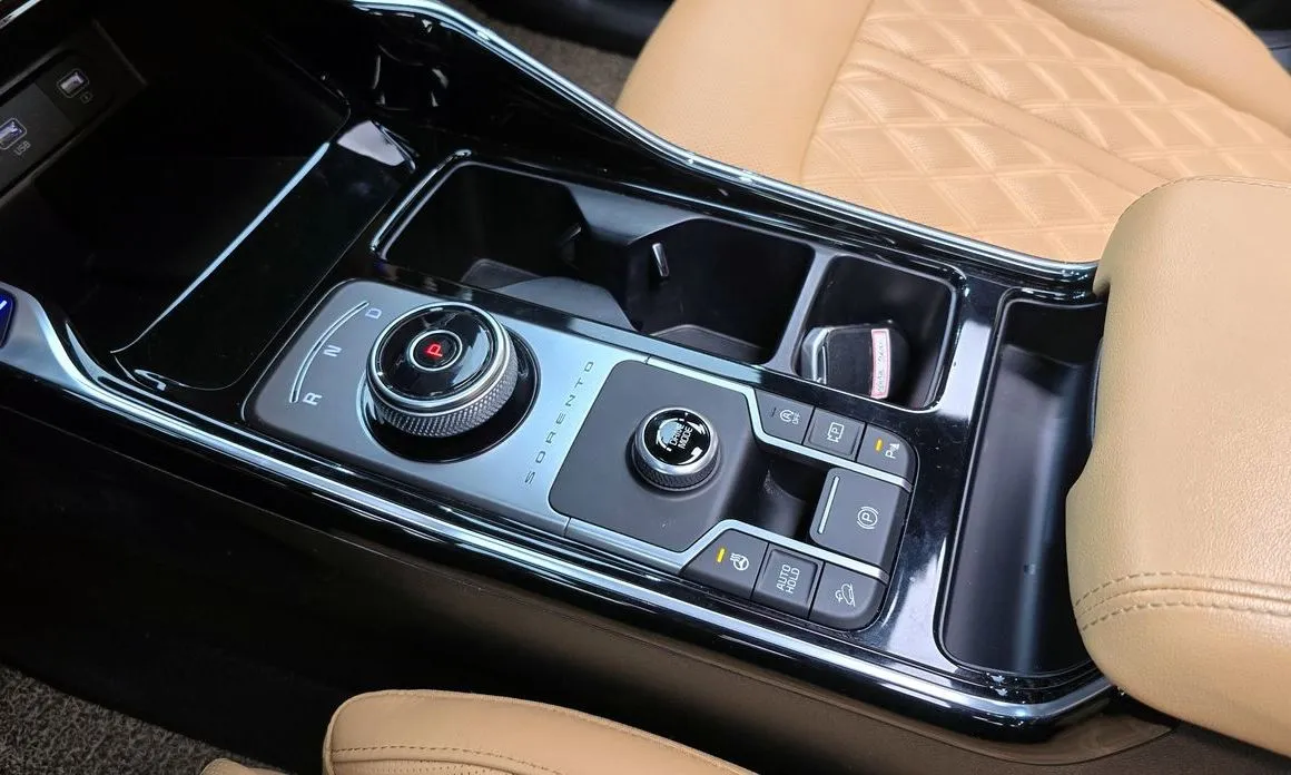 Kia Sorento — фото 6