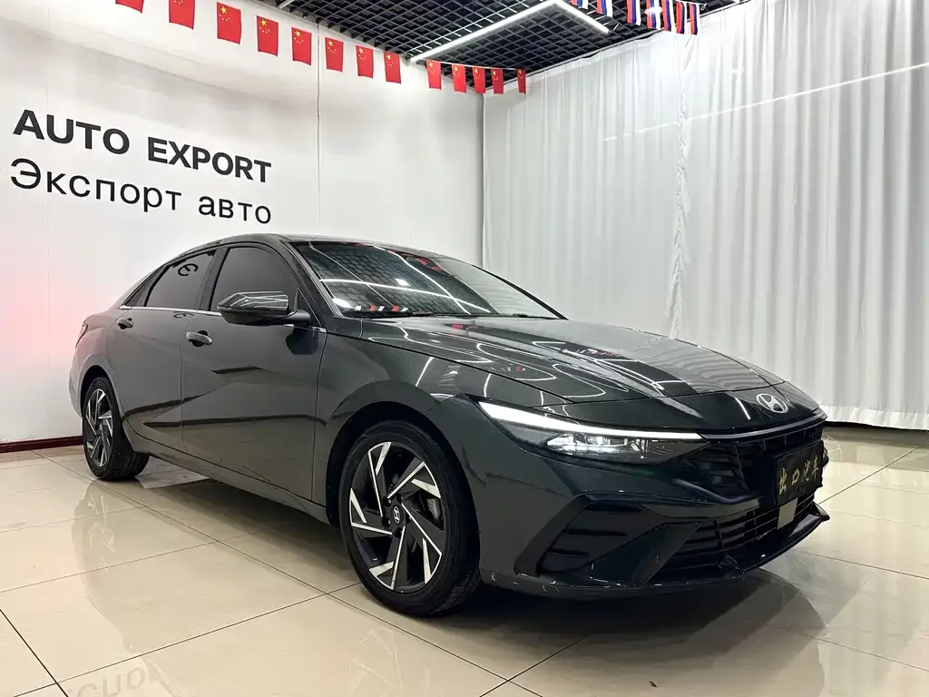 Hyundai Elantra — фото 5