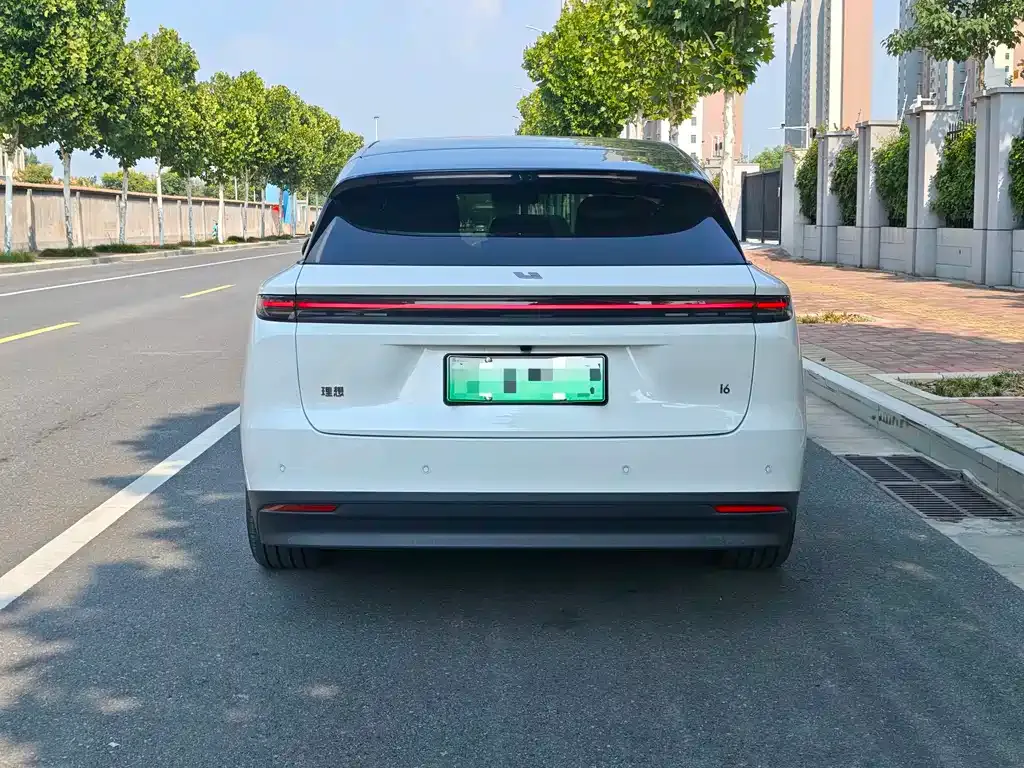 Li Auto i6 — фото 10
