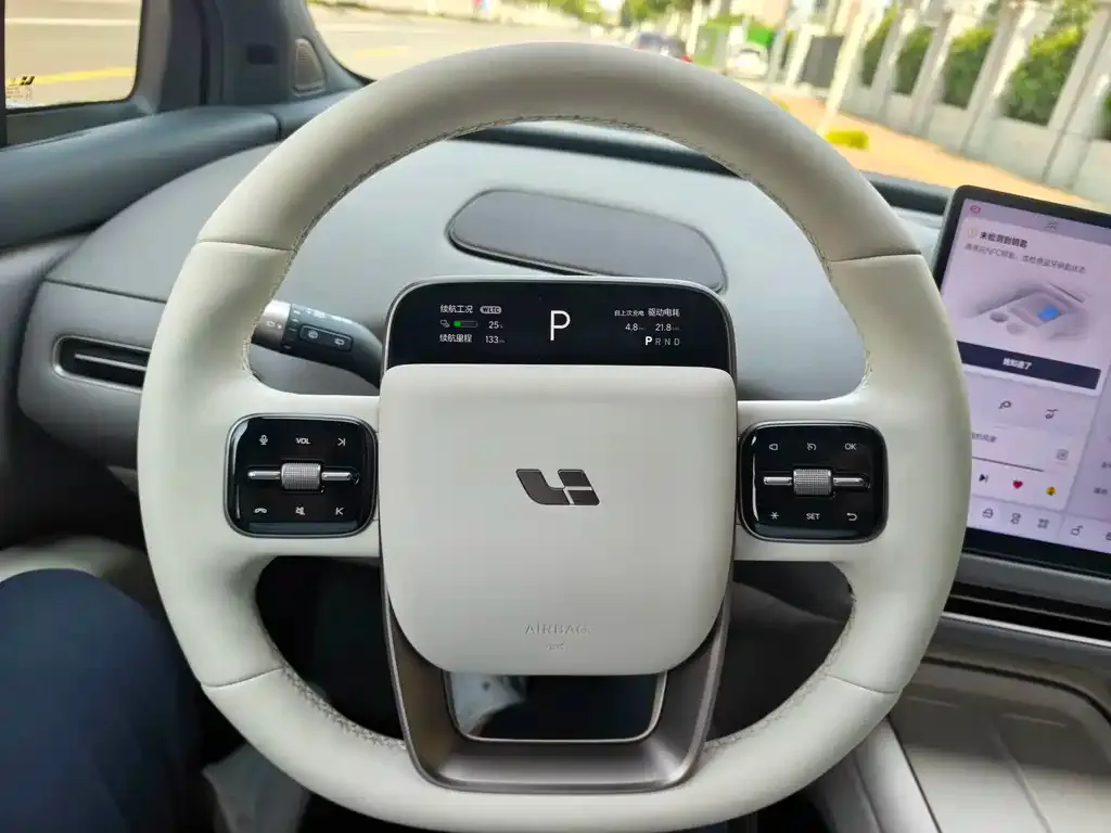 Li Auto i6 — фото 2