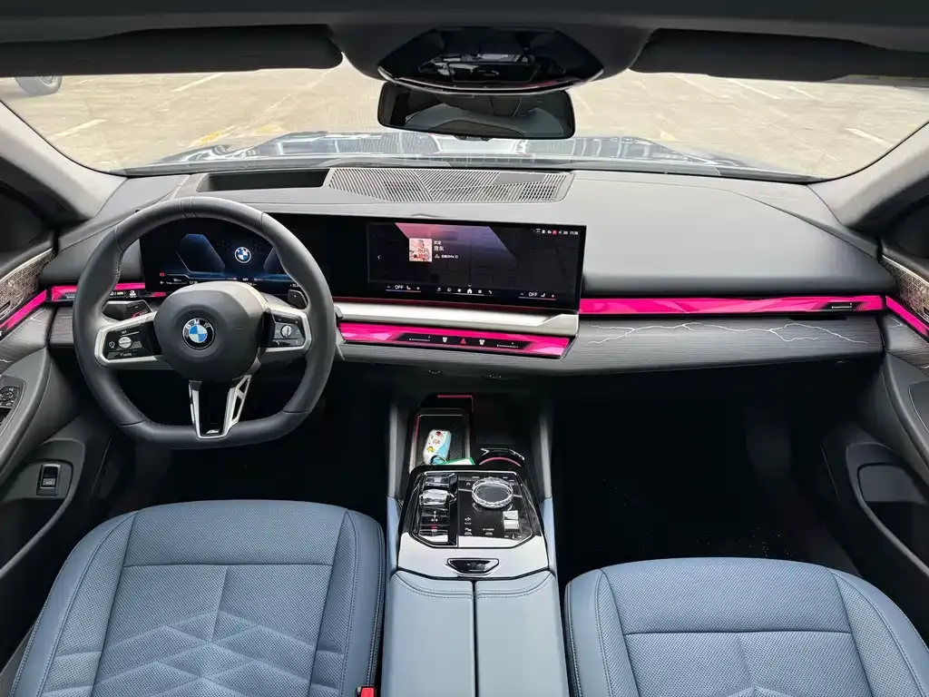 BMW 5 Series — фото 9