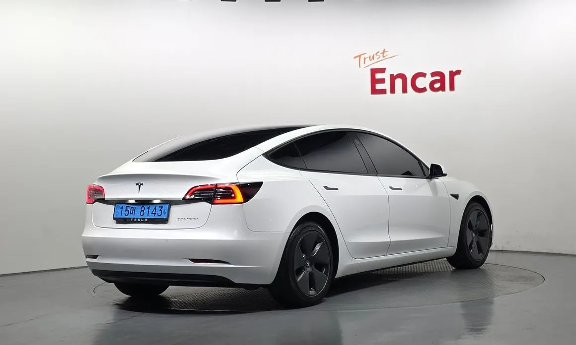 Tesla Model 3 — фото 2