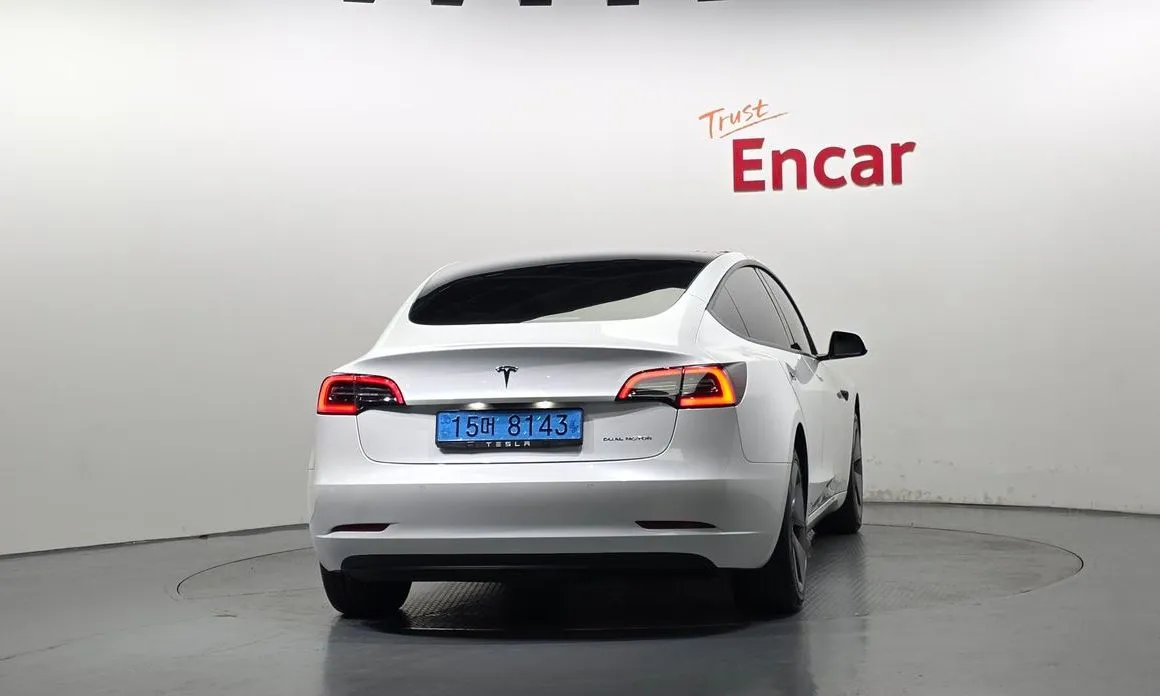 Tesla Model 3 — фото 4