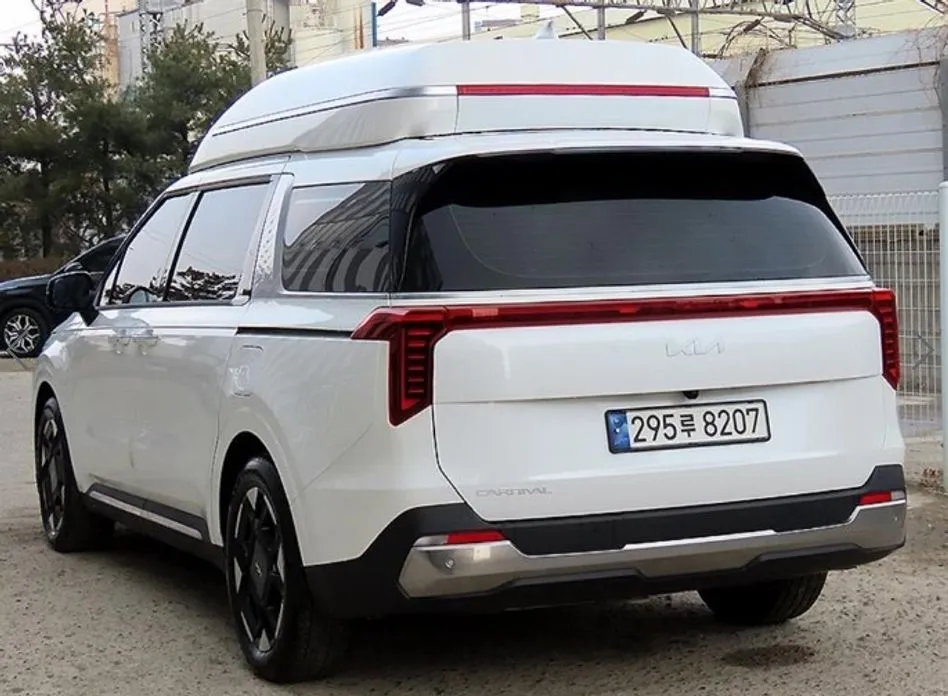 Kia Carnival — фото 10