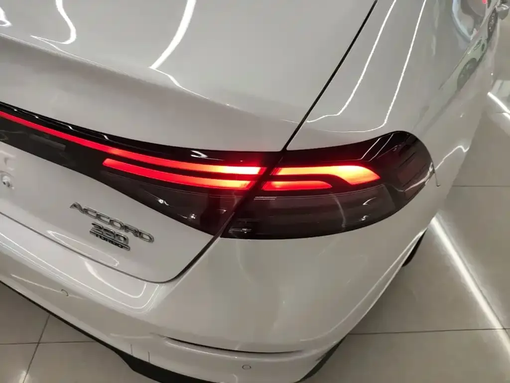 Honda Accord — фото 2