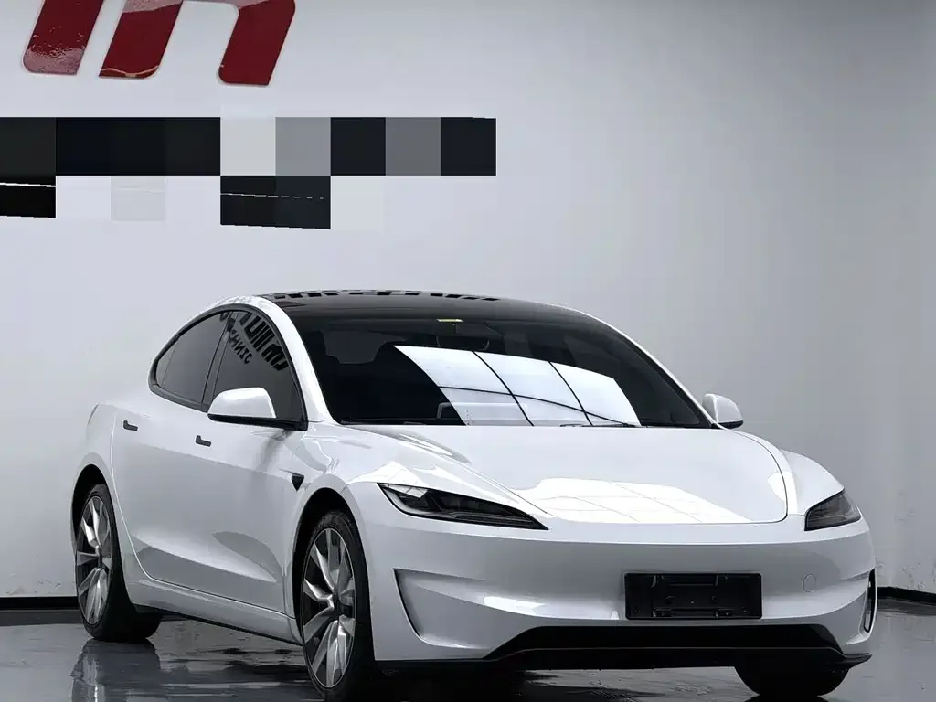 Tesla Model 3 — фото 7