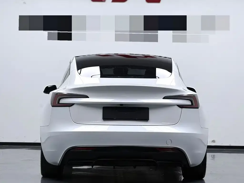 Tesla Model 3 — фото 5
