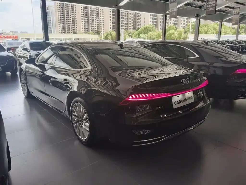 Audi A7L — фото 2