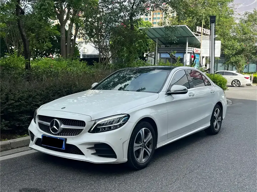 Mercedes-Benz C-Class — фото 1