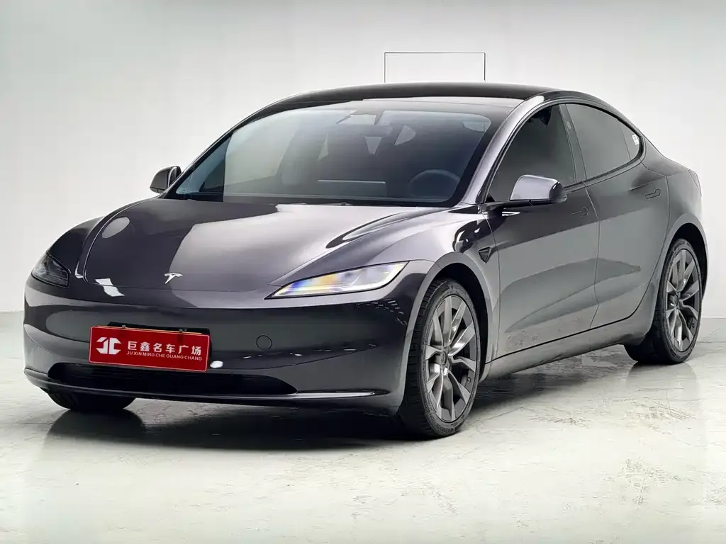 Tesla Model 3 — фото 1