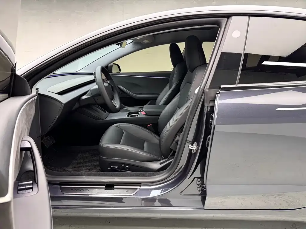 Tesla Model 3 — фото 10