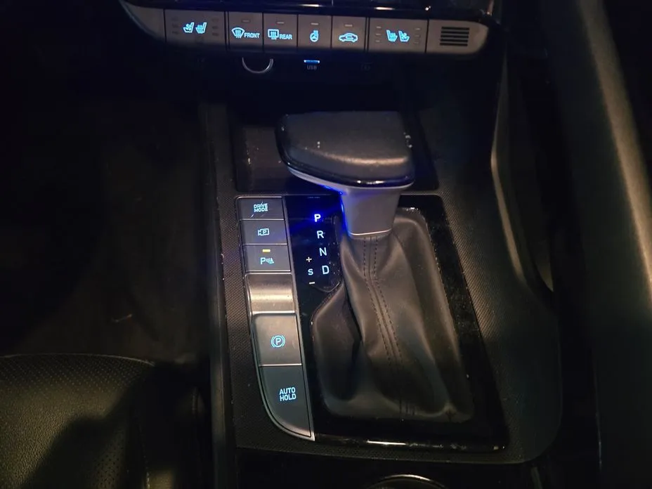 Hyundai AVANTE — фото 4