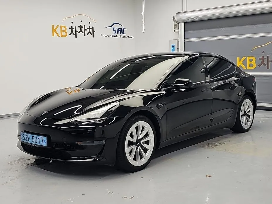 Tesla Model 3 — фото 1