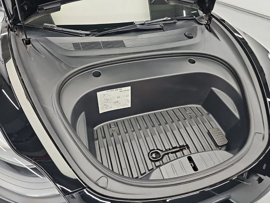 Tesla Model 3 — фото 10