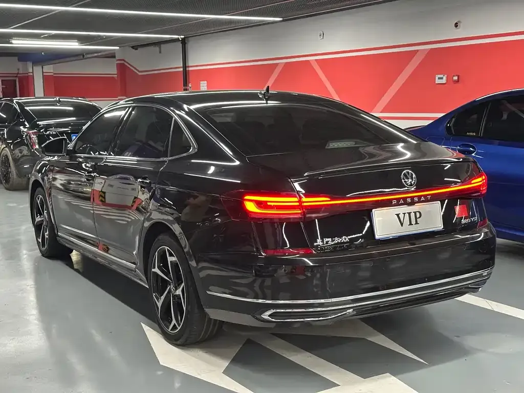 Volkswagen Passat — фото 5