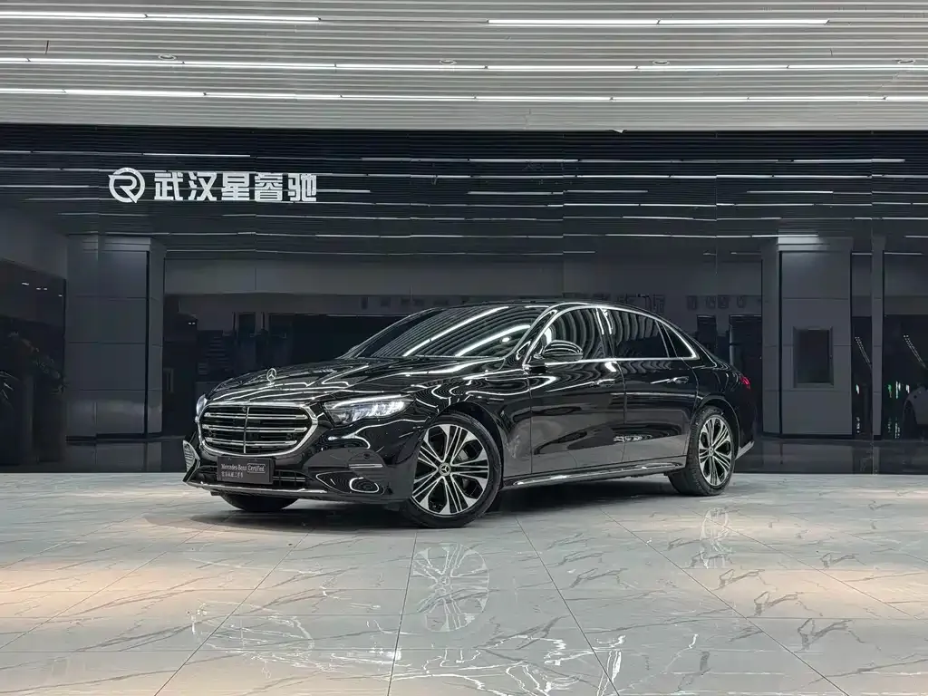 Mercedes-Benz E-Class 300 L Luxury 1
