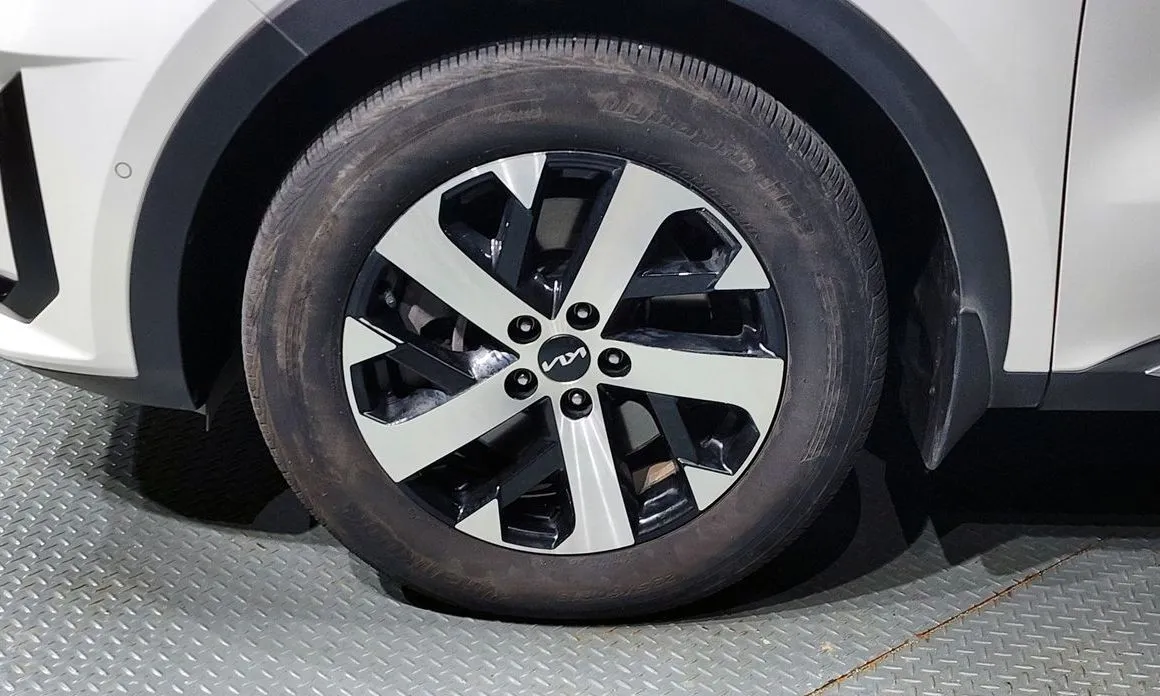 Kia Sorento — фото 6