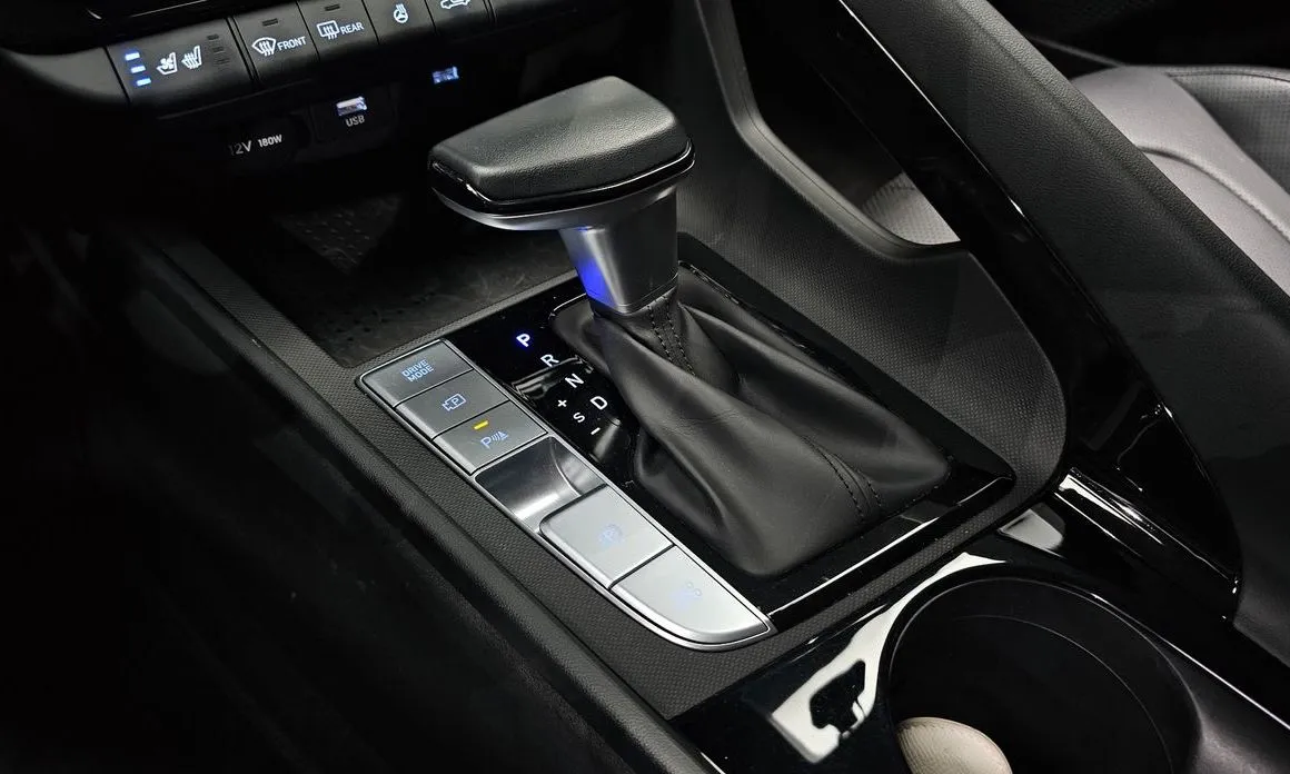 Hyundai AVANTE — фото 9