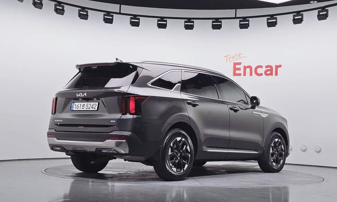 Kia Sorento — фото 7